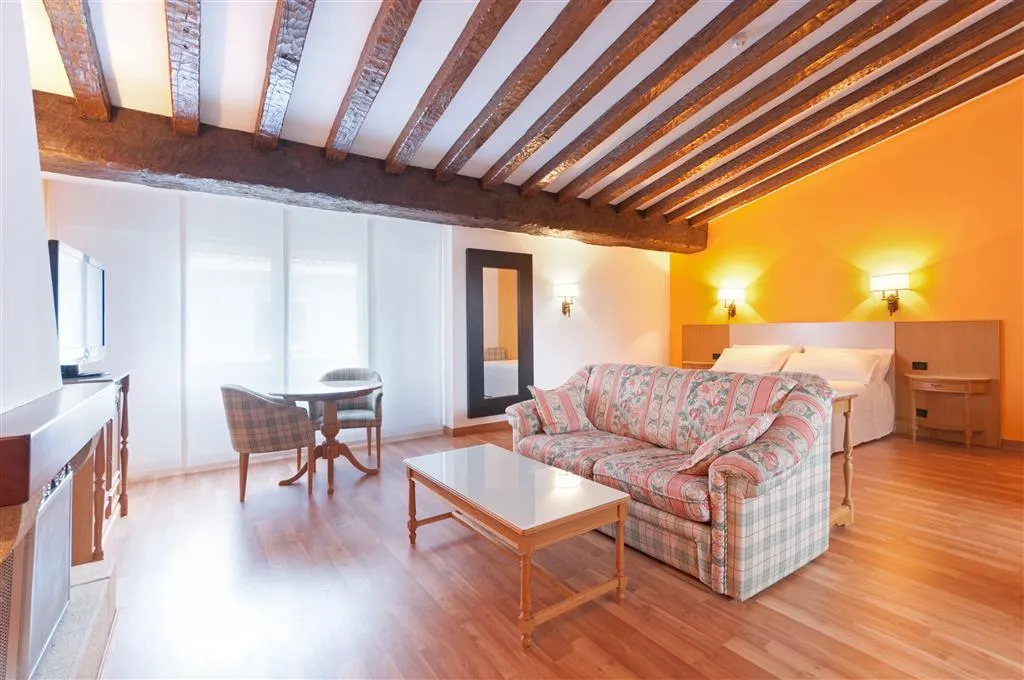 Room, Gran Hotel Los Angeles, Madrid