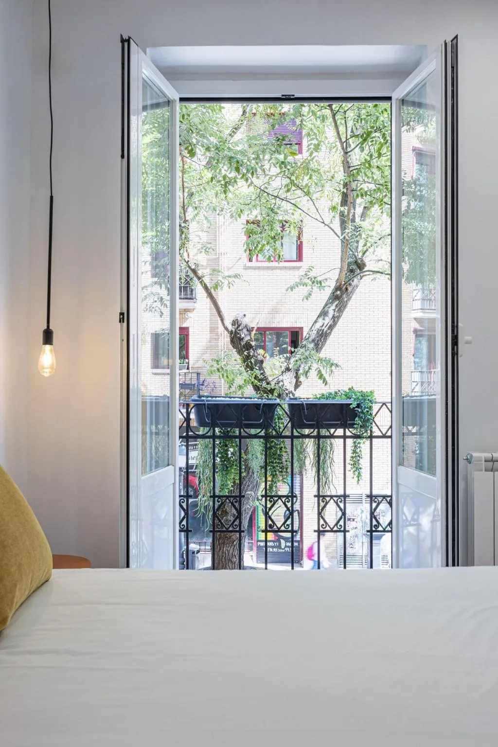 Room, Smartr Atocha Reina Sofia, Madrid