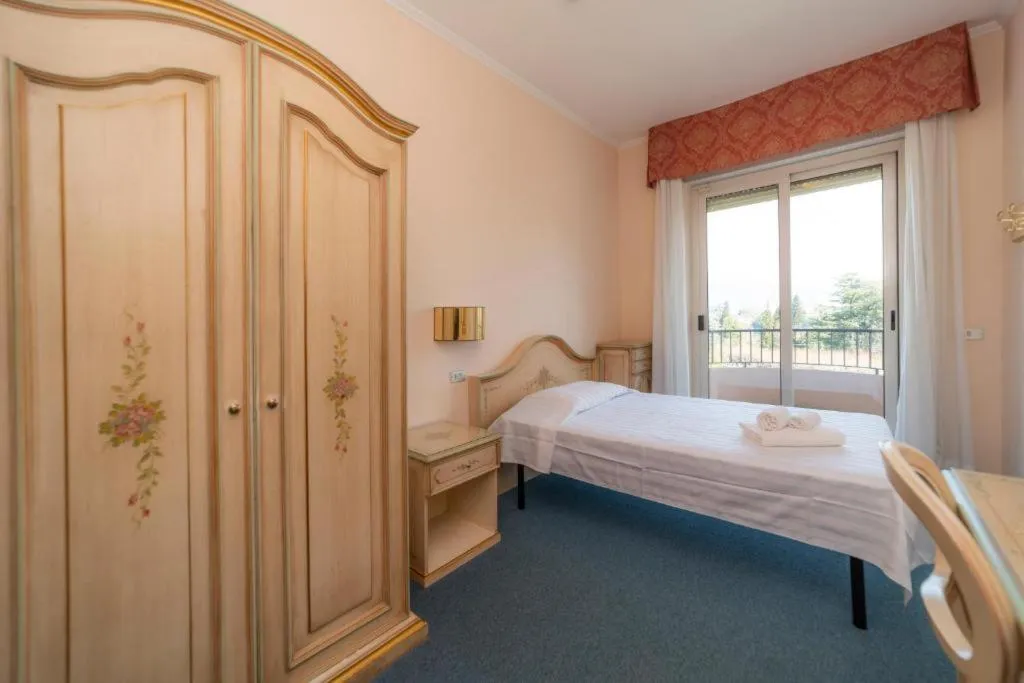 SINGLE STANDARD Room, Della Torre, Milan