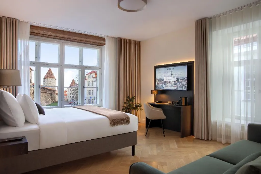 JUNIOR SUITE DELUXE Room, Nunne Boutique Hotel, Tallinn