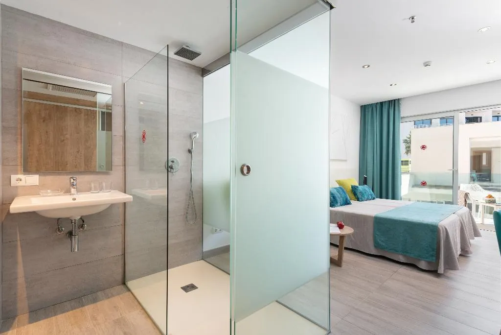 JUNIOR SUITE STANDARD Room, More, Majorca