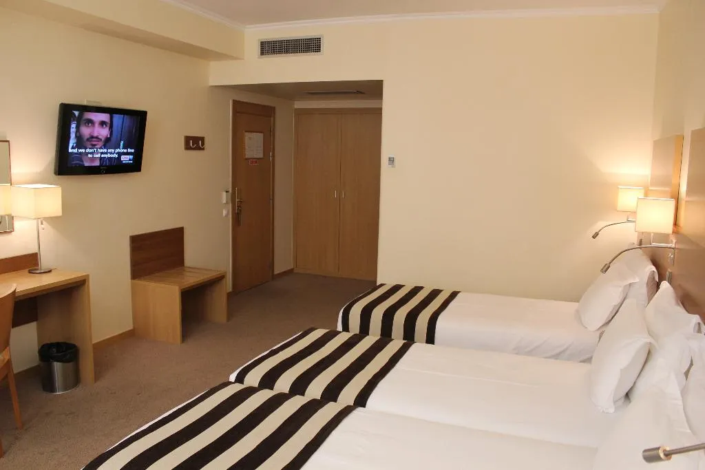 TRIPLE STANDARD Room, Hotel Principe Lisboa, Lisbon
