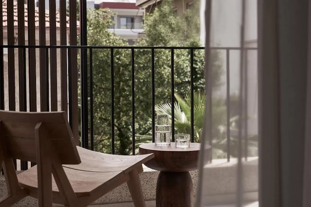 Room, Newel Psychiko, Athens
