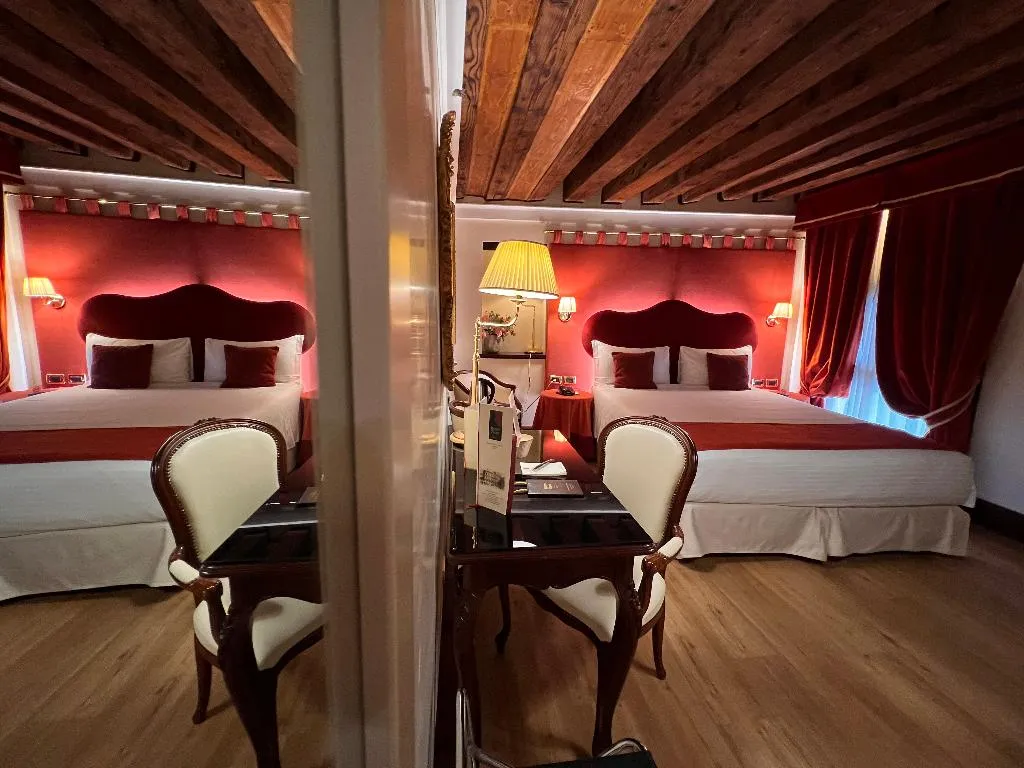 DOUBLE CLASSIC Room, Ruzzini Palace, Venice
