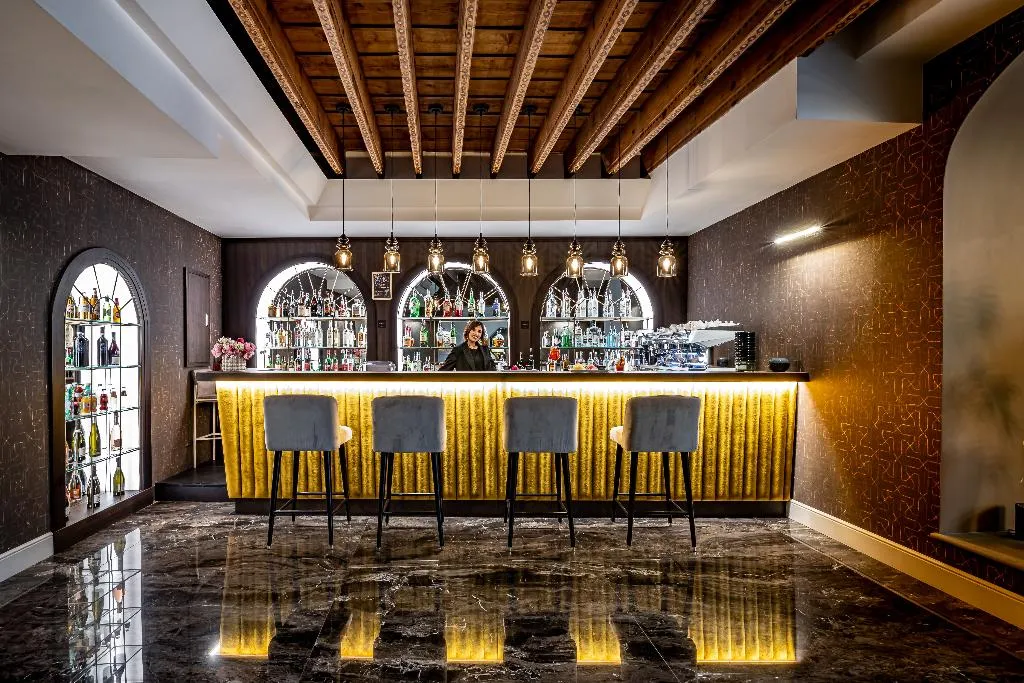 Bar, Palazzo Alfieri, Florence