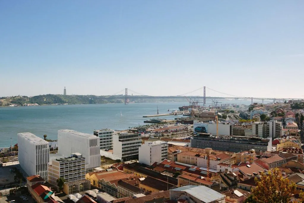 Terrace, Verride Palácio Santa Catarina, Lisbon