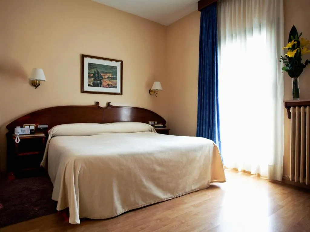 DOUBLE STANDARD Room, Gaudi, Barcelona