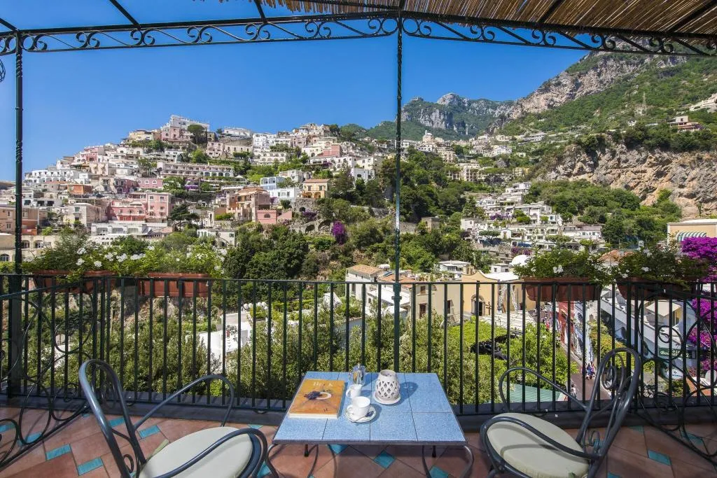 Terrace, Savoia, Naples