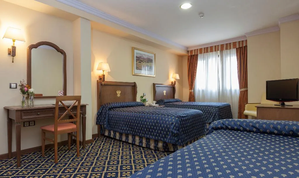 Room, Dorma Juan De Austria, Madrid