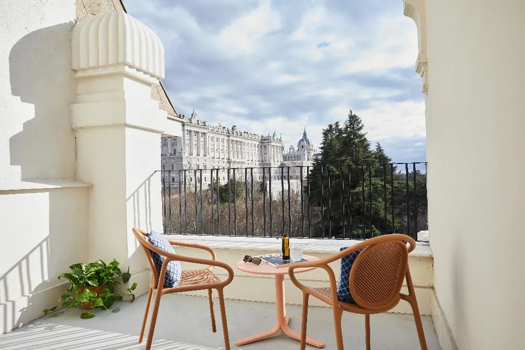 DOUBLE DELUXE WITH TERRACE Room, The Social Hub Madrid 4*, Madrid
