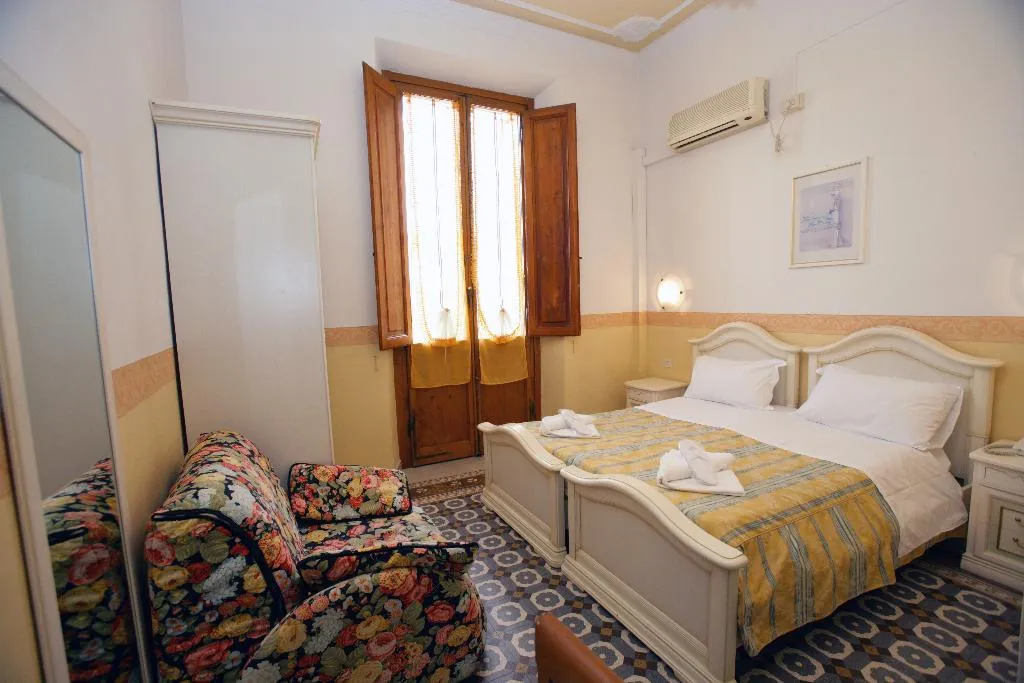 DOUBLE CLASSIC Room, Desiree, Florence