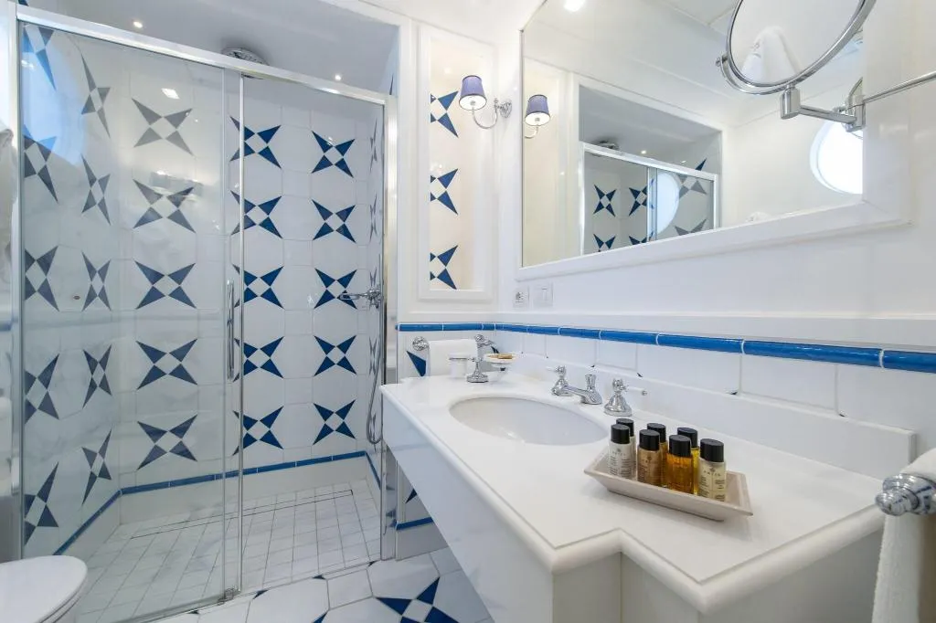 DOUBLE QUEEN SIZE BED Room, Hotel Onda Verde, Naples