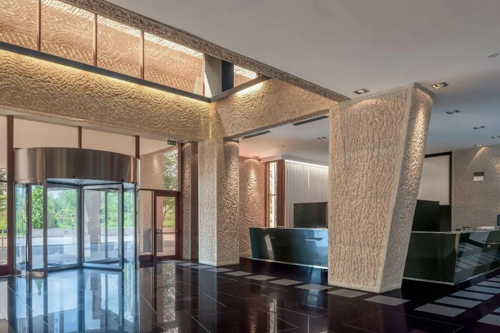 Lobby, Hilton Madrid Airport, Madrid