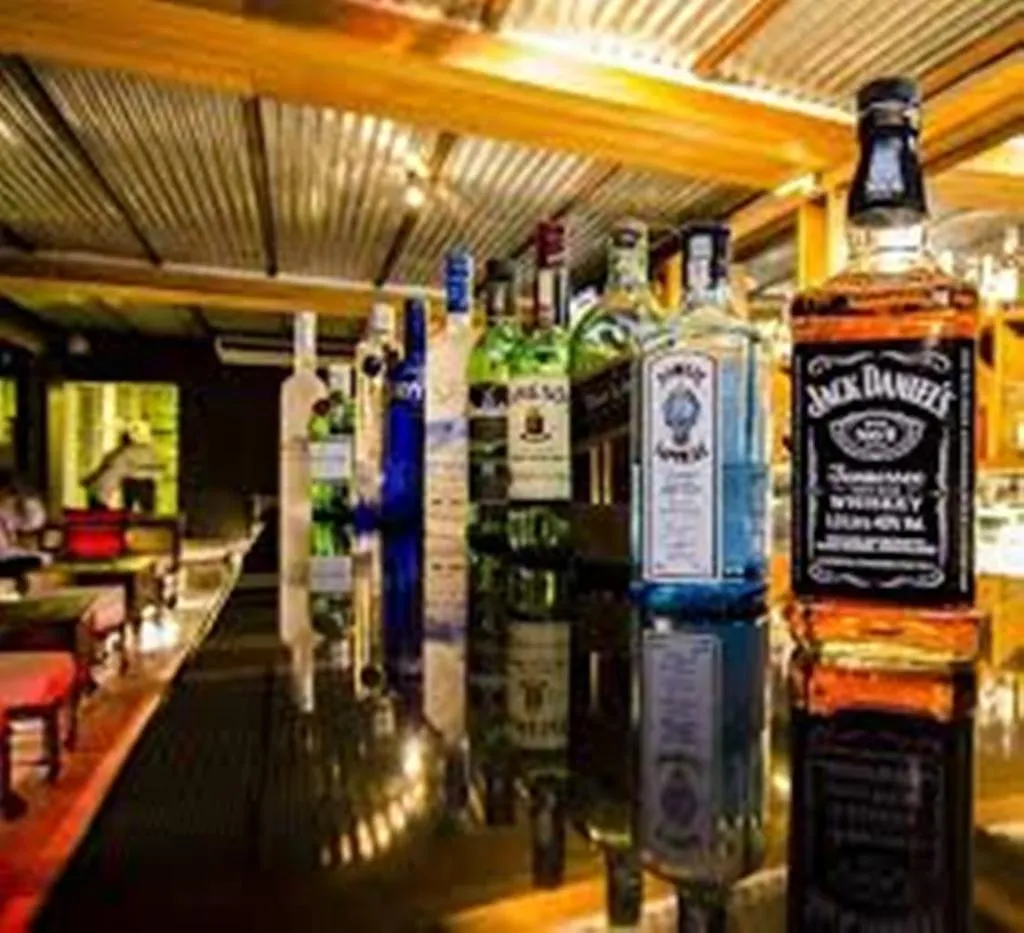 Bar, Colombo Court Hotel & Spa, Colombo