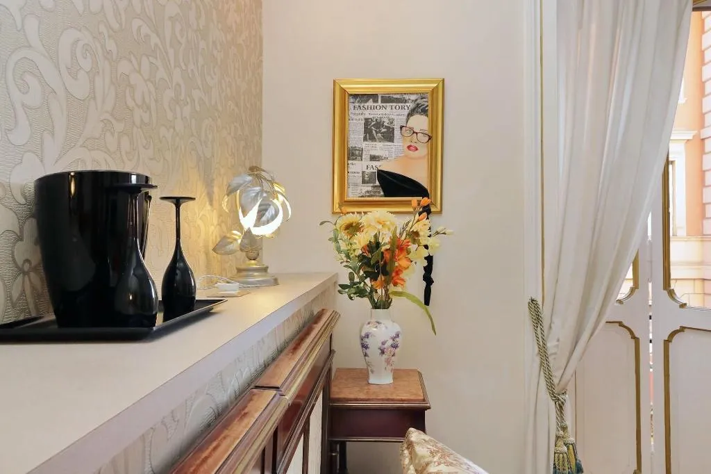 Room, Domus Monamì Luxury Suites, Rome