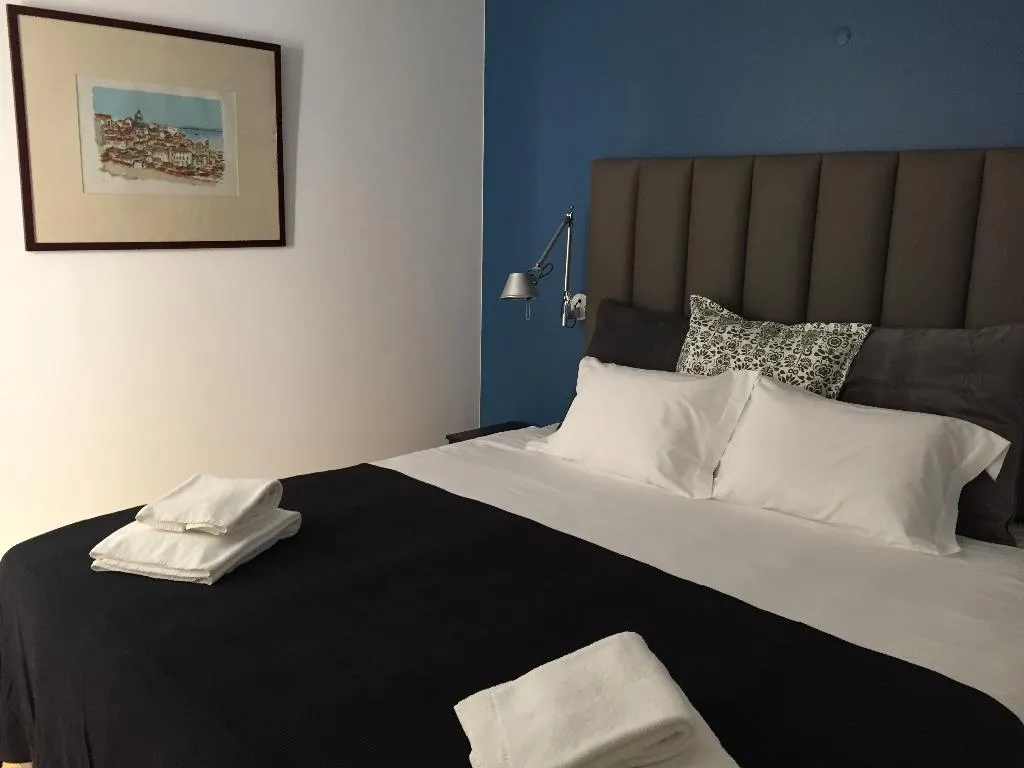 APARTMENT SUPERIOR ONE BEDROOM Room, Dalma Flats, Lisbon