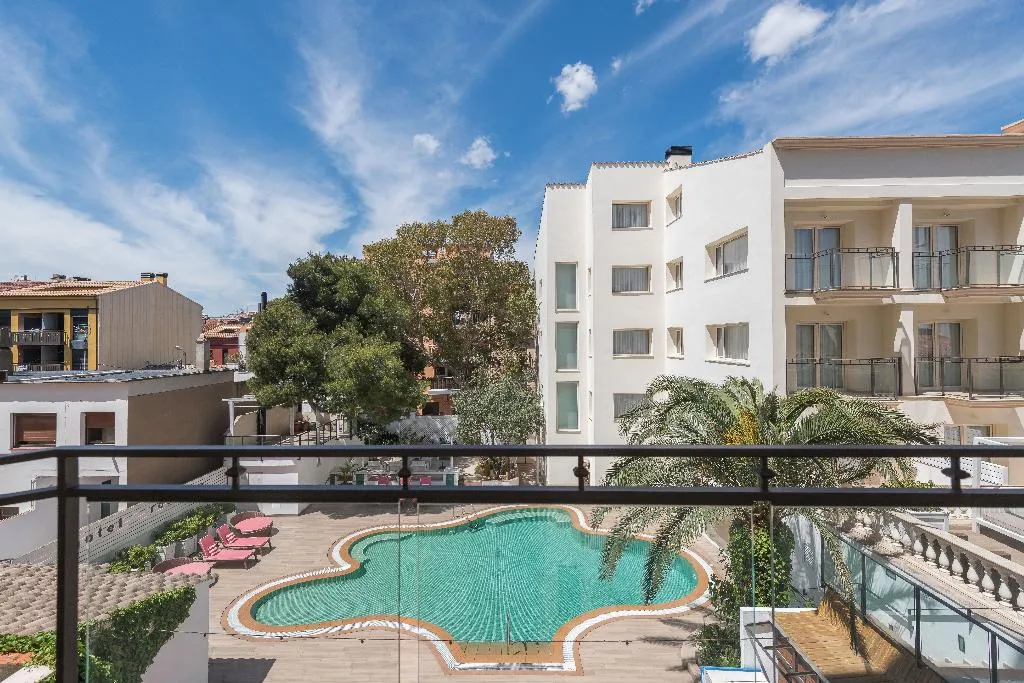 TRIPLE WITH TERRACE Room, Hotel Rosamar, Barcelona