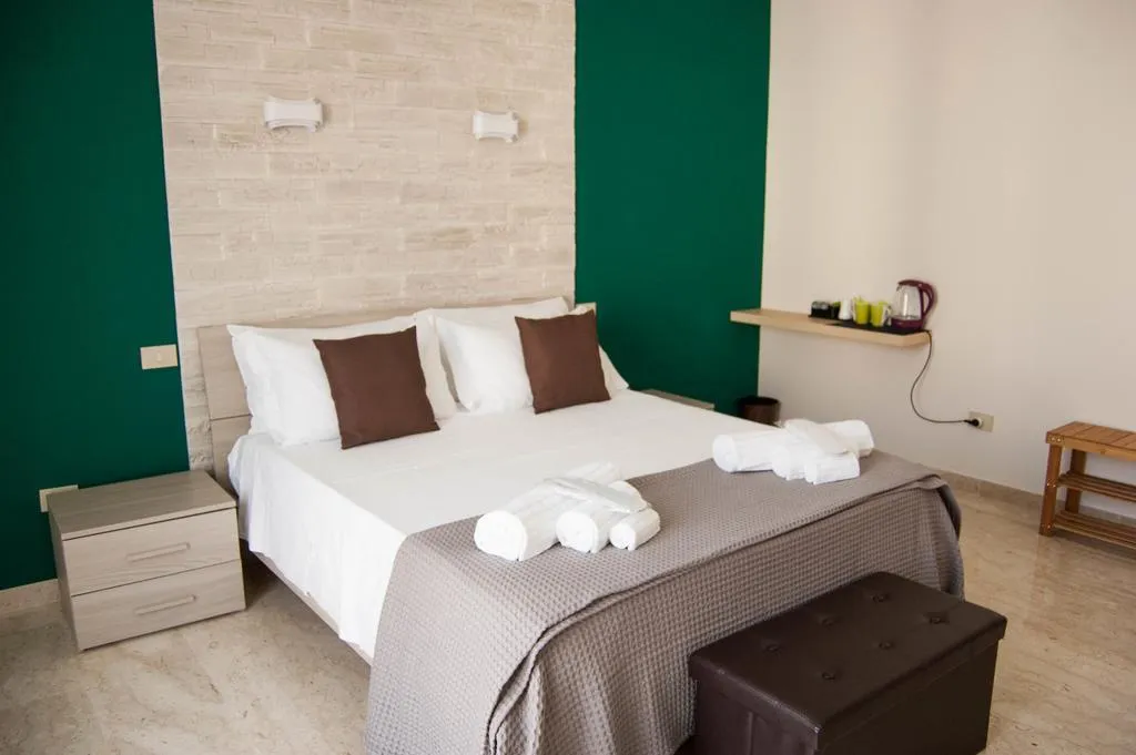 DOUBLE DELUXE WITH BALCONY Room, B&B Hycarus, Palermo