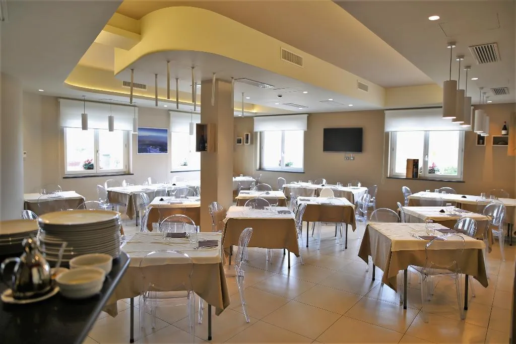 Restaurant, Mareneve Resort, Catania