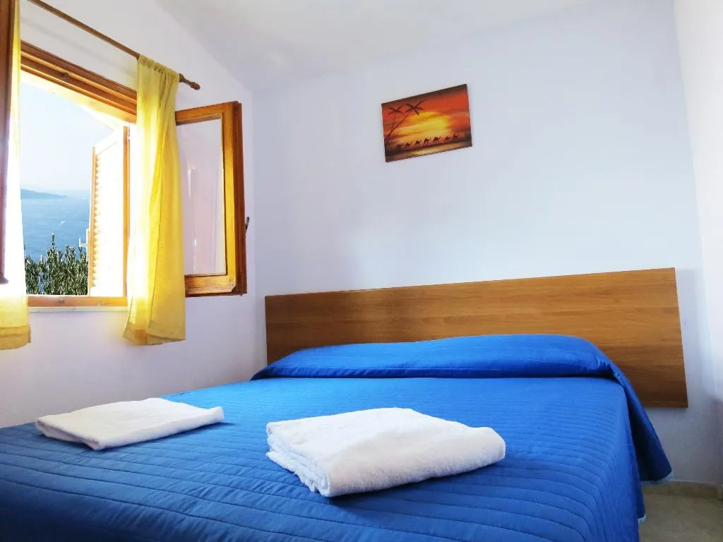 CHALET SEA VIEW CAPACITY 3 Room, Baia Serena, Naples