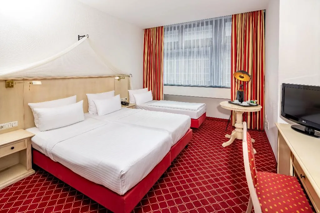 TRIPLE STANDARD Room, Hotel Chateau Kurfuerstendamm, Berlin