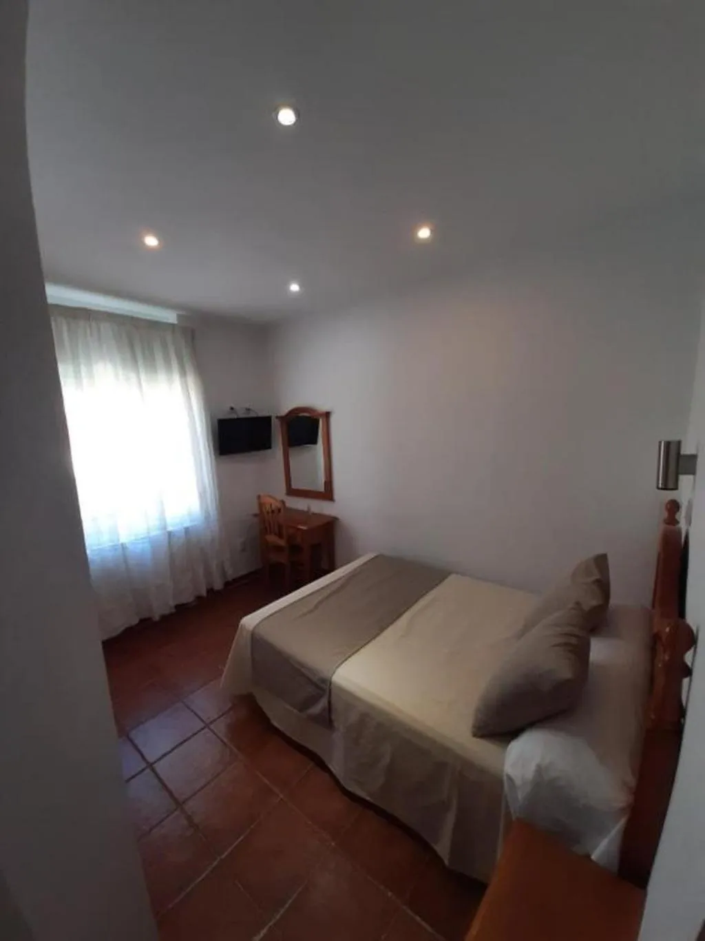 SINGLE STANDARD Room, Hostal Bellas, Madrid