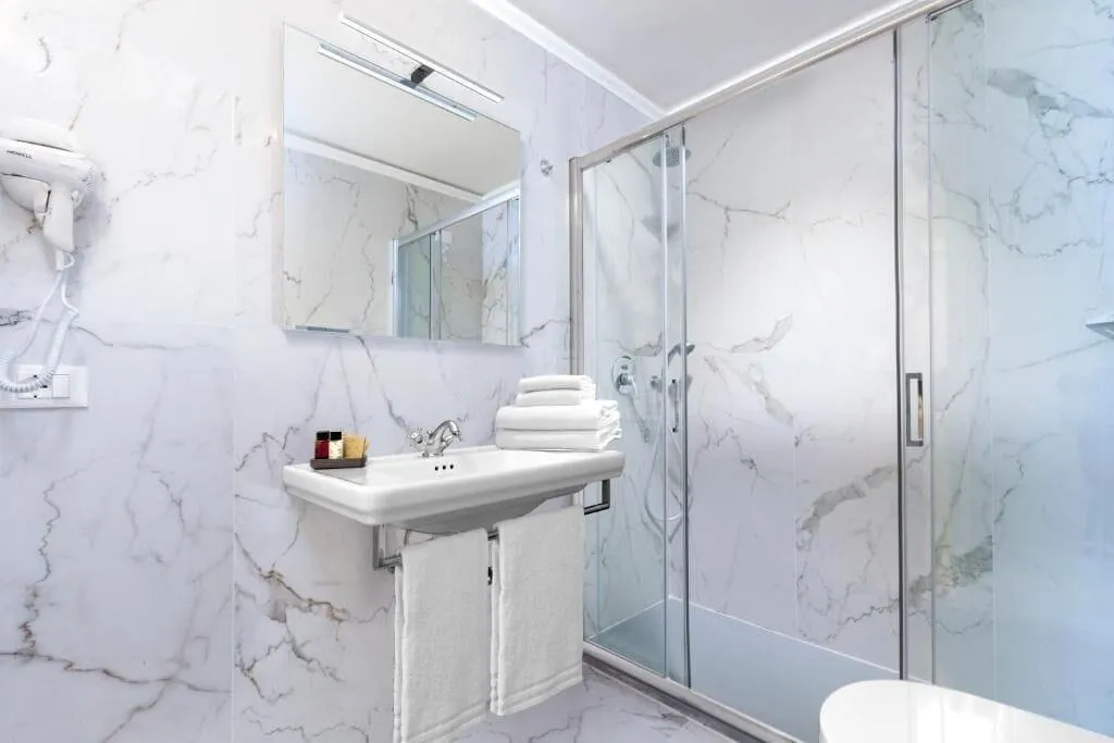 Room, La Fontanina Suites, Naples