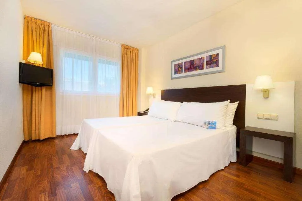 Room, Port Valencia Feria, Valencia
