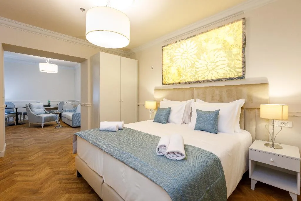 APARTMENT DELUXE CITY VIEW Room, Heritage Hotel Santa Lucia, Split
