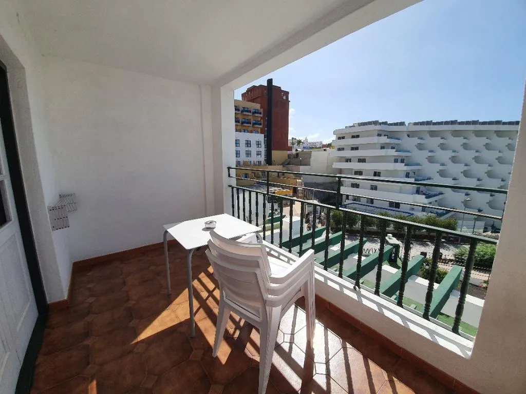 APARTMENT CAPACITY 3 ONE BEDROOM Room, Pueblo Torviscas, Tenerife