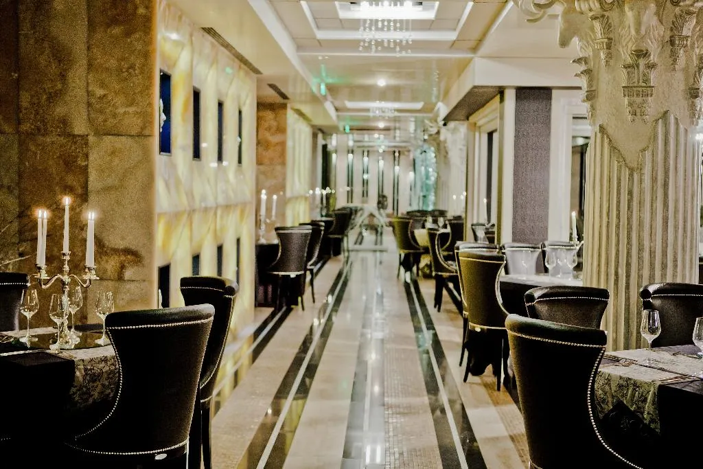 Restaurant, Royal Castle Design & Spa, Bourgas