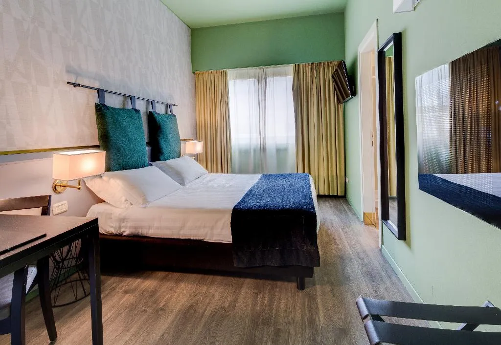 DOUBLE CLASSIC QUEEN BED Room, Best Western Plus CHC Florence, Florence