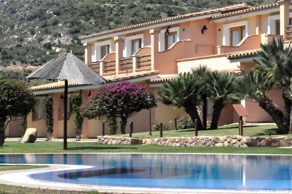 Pool, Su Giganti, Cagliari
