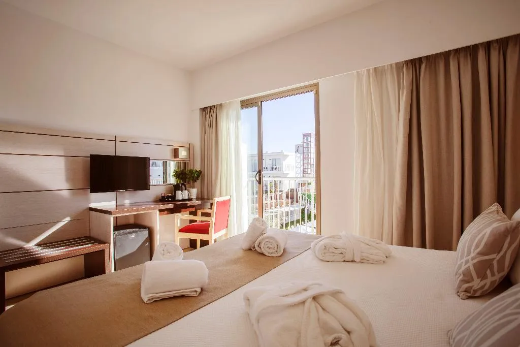 Double or Twin DELUXE POOL VIEW Room, Hotel Puchet Ibiza, Ibiza
