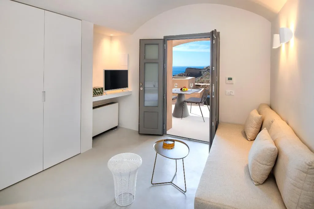 SUITE WITH JACUZZI Room, Old Castle Oia by Mr and Mrs White, Santorini