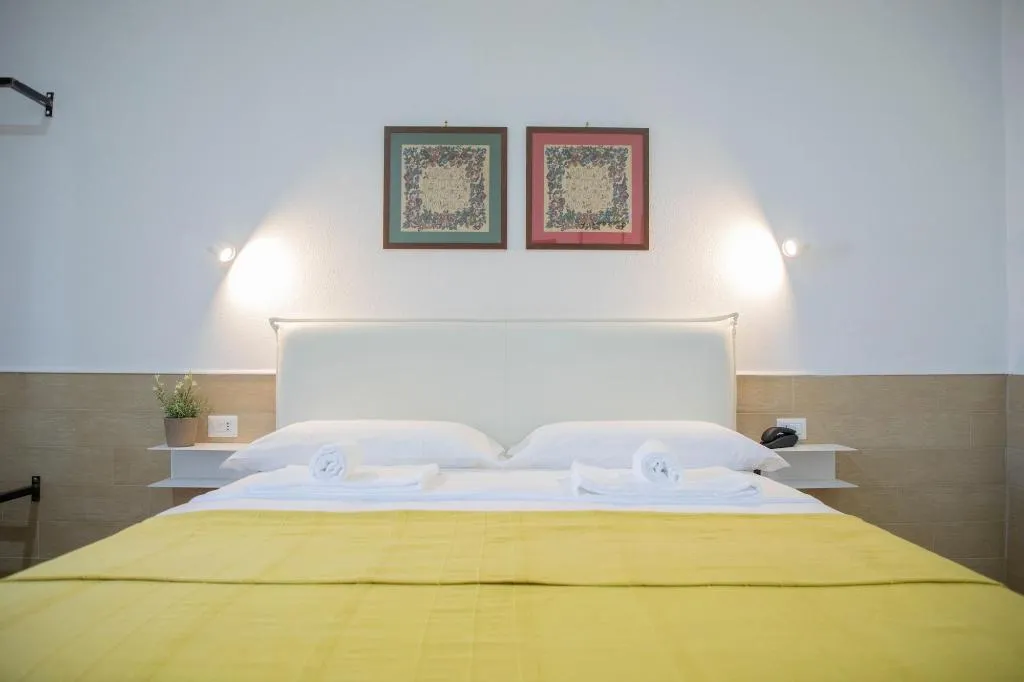 Room, Hotel H22, Naples
