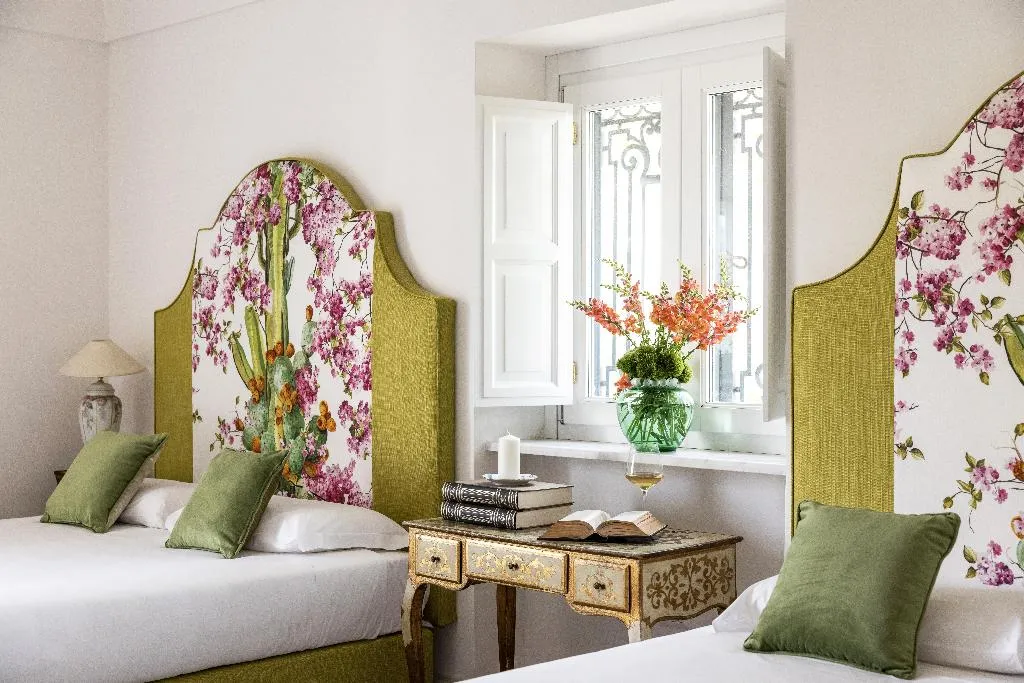 FAMILY ROOM TWO BEDROOMS TWO BATHROOMS Room, Villa De Cillis Carafa, Naples