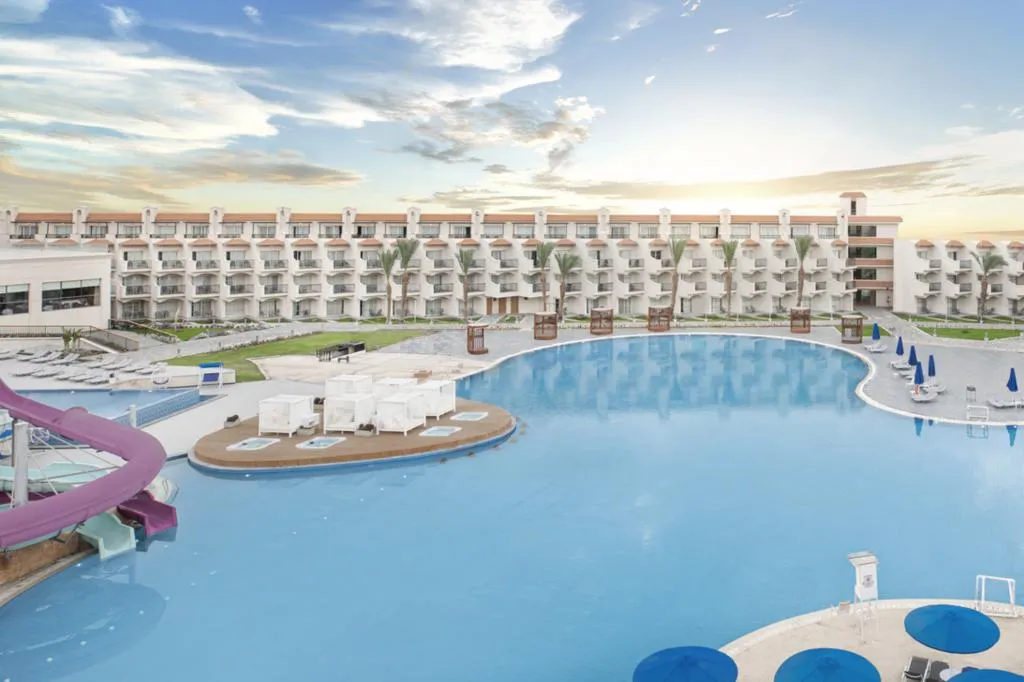 Pool, The V Luxury Resort Sahl Hasheesh, Red Sea Riviera