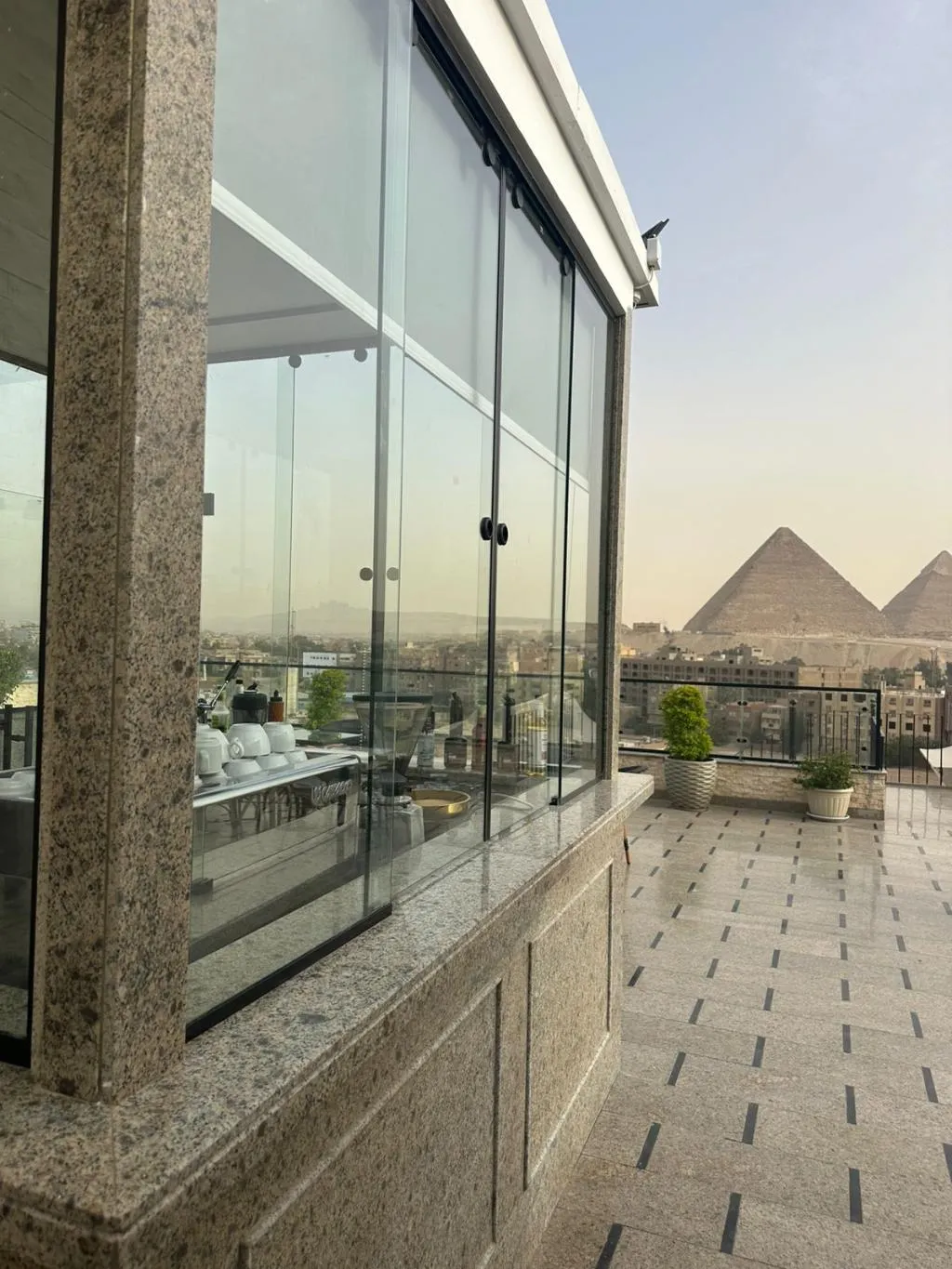 Bar, Pyramids Yard Hotel, Cairo