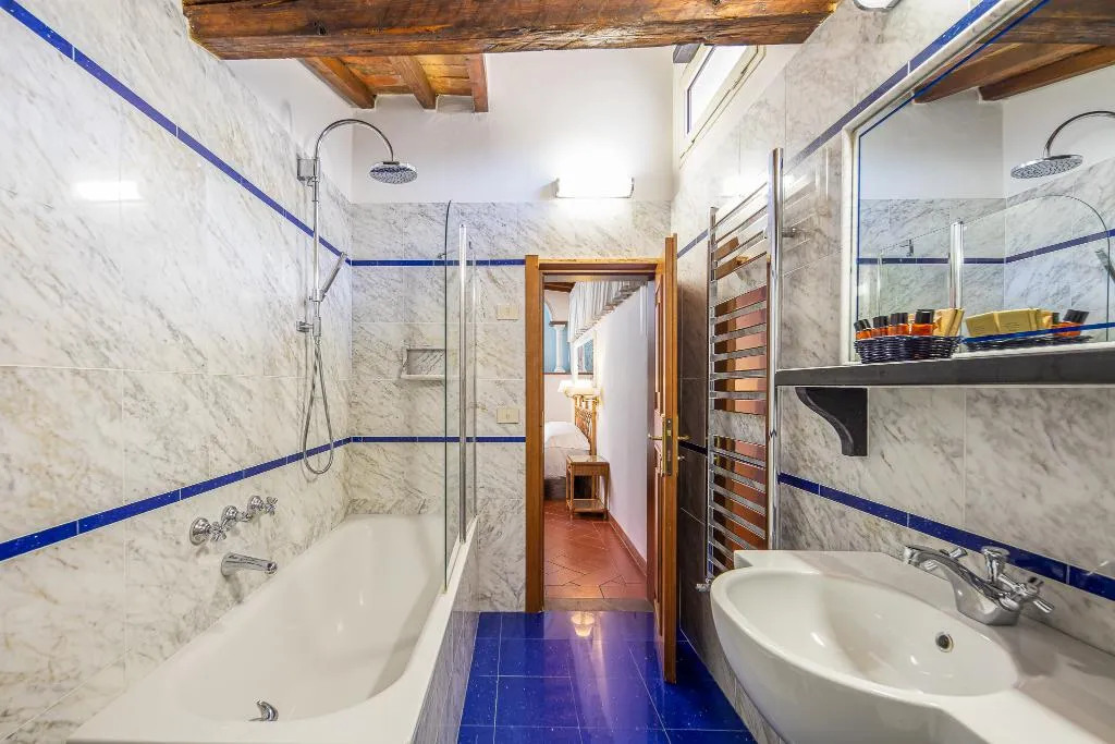 FAMILY ROOM TWO BEDROOMS ONE BATHROOM Room, Hotel City, Florence