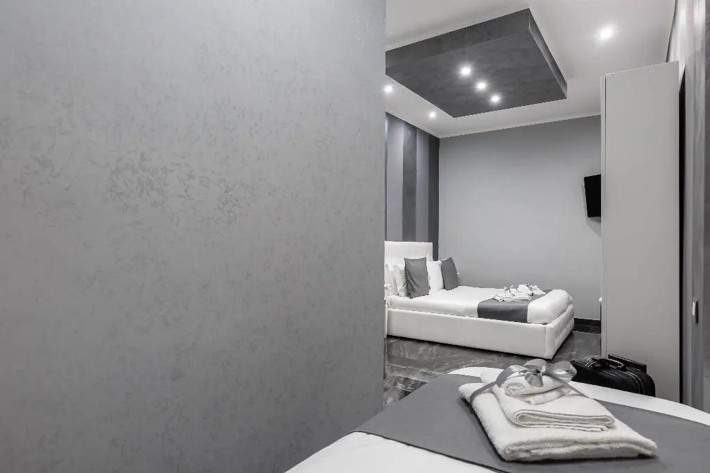 TRIPLE STANDARD Room, Hotel Palace Napoli, Naples