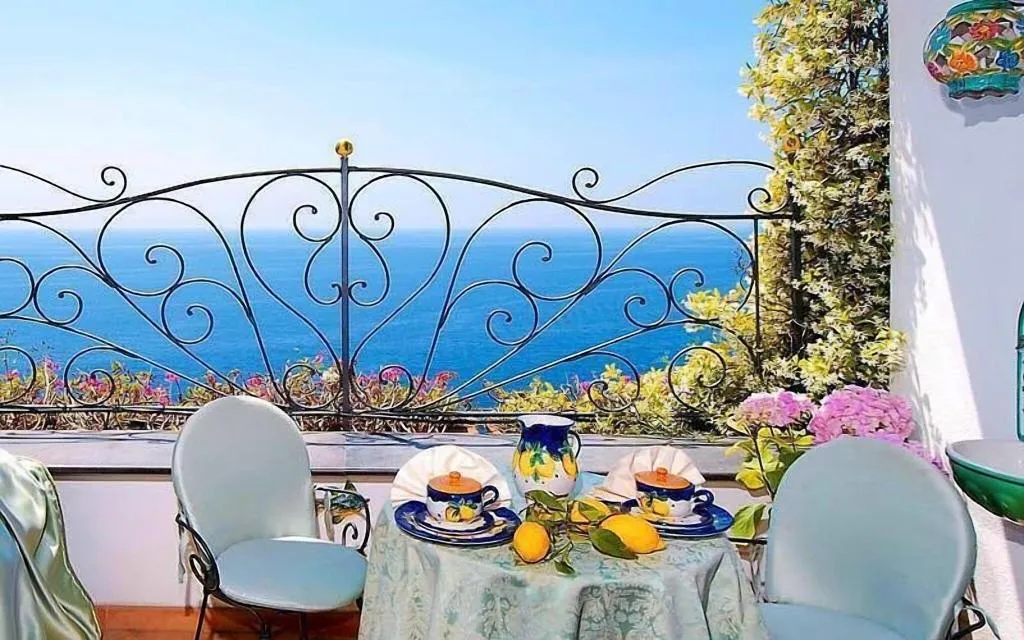 JUNIOR SUITE PARTIAL SEA VIEW Room, La Conca Azzurra, Naples