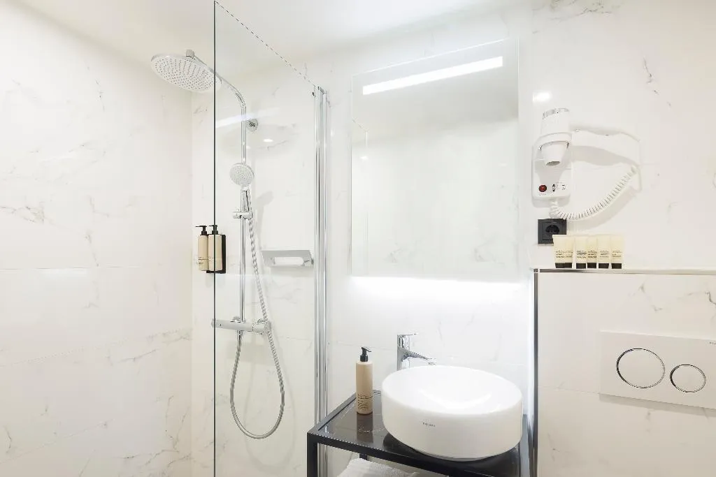 QUADRUPLE STANDARD Room, Huygens Place, Amsterdam
