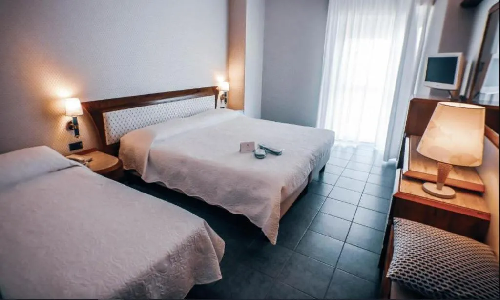 TRIPLE WITH VIEWS Room, B&B Hotel Chioggia Airone, Venice