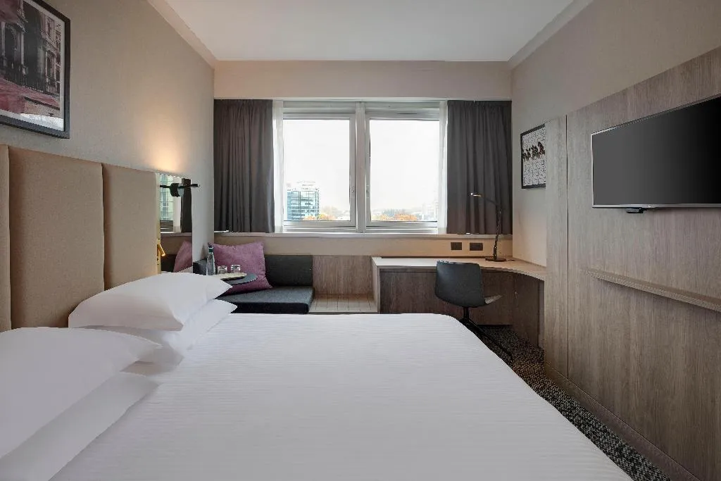 DOUBLE KING SIZE BED Room, Crowne Plaza Milan Linate, Milan