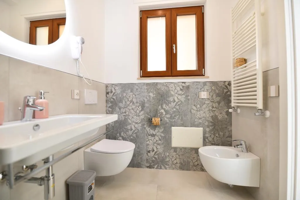 DOUBLE SUPERIOR WITH BALCONY Room, Casa Emma, Naples