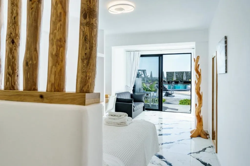 QUADRUPLE CAPACITY 4 Room, Bianco A Nero, Mykonos