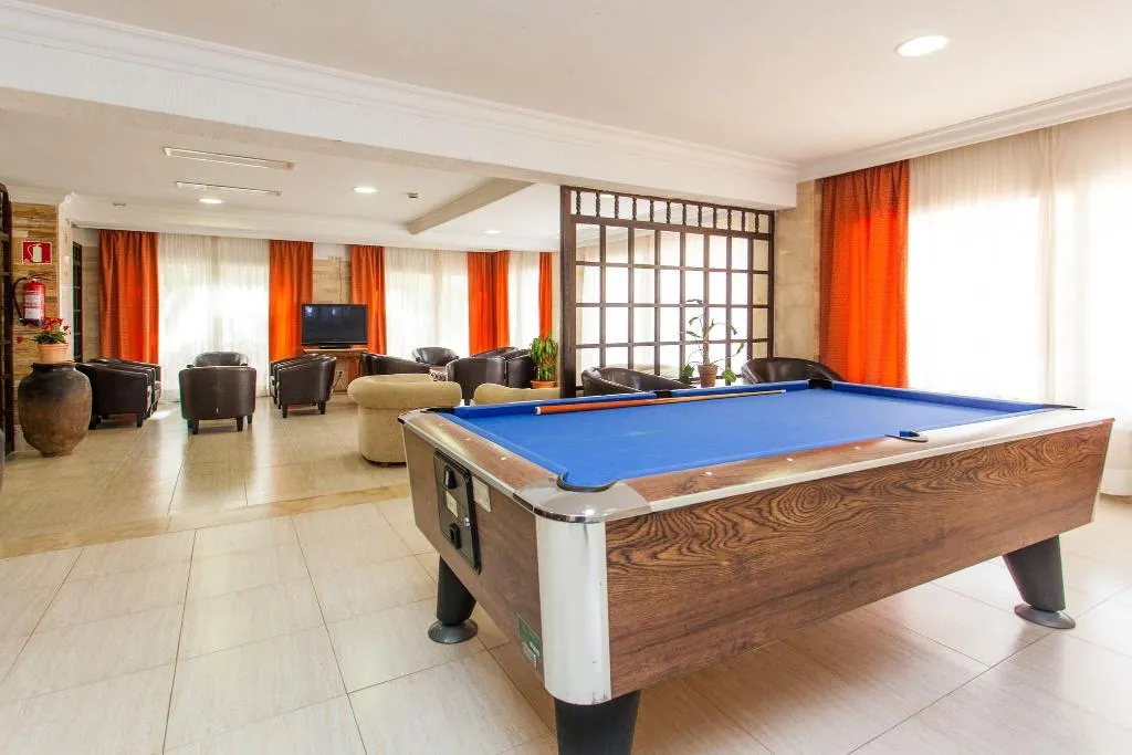 Sports and Entertainment, Apartamentos Ben Hur, Majorca