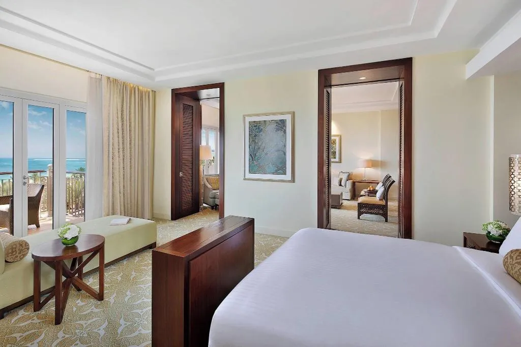 SUITE CLUB SEA VIEW Room, The Ritz-Carlton, Dubai, Dubai