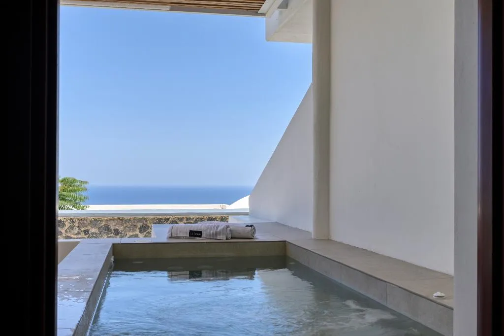 SUITE DELUXE SEA VIEW Room, splendour hotel and suites, Santorini